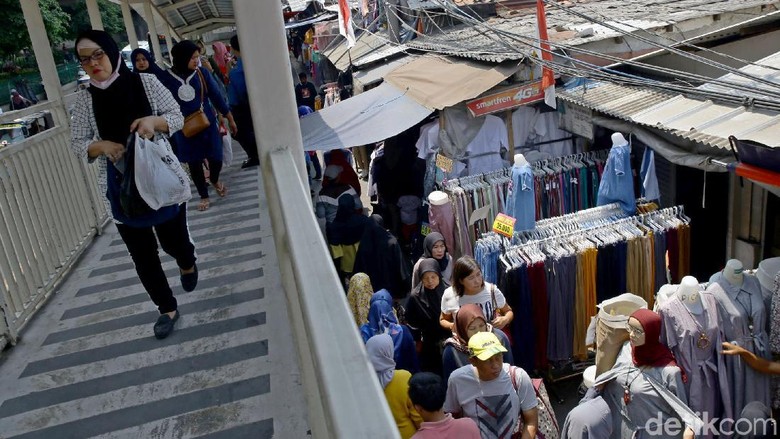 Kasatpol PP DKI Masih Kaji Putusan MA soal Trotoar Tanah Abang Kasatpol PP DKI Masih Kaji Putusan MA soal Trotoar Tanah Abang