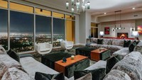 Pemandangan yang disuguhkan dari jendela tak kalah menariknya. Istimewa/Mansionglobal.