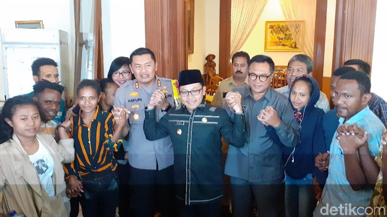 Pemkot Malang Ajak Mahasiswa Papua Makan Siang untuk Rajut Kebersamaan Pemkot Malang Ajak Mahasiswa Papua Makan Siang untuk Rajut Kebersamaan