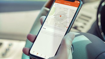 GPS di ponsel. Perangkat seperti Garmin mulai jarang digunakan seiring keberadaan GPS di ponsel sudah menjadi hal umum. Tak perlu perangkat tambahan, bisa pakai smartphone jika perlu penunjuk jalan. Foto: Twitter @ZakwanZaid