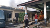 13 Unit mobil pemadam kebakaran dikerahkan ke lokasi. Dok. Istimewa
