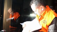 Eka Safitra diduga KPK menerima suap berkaitan dengan proyek pada Dinas Pekerjaan Umum, Perumahan, dan Kawasan Permukiman Kota Yogyakarta. Eka merupakan jaksa di Kejaksaan Negeri Yogyakarta yang bertugas di Tim Pengawal, Pengamanan Pemerintah, dan Pembangunan Daerah (TP4D) yang seharusnya mengawal proyek itu dari penyimpangan.