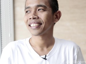 Dede Sunandar Bekerja Lebih Keras Pasca Istri Melahirkan