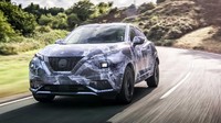 Mobil ini menggunakan platform yang sama dengan Renault yaitu CMF-B dengan berbagai variasi mesin. Ada pilihan mesin antara 1.0 liter hingga 1.3 liter berbahan bakar bensin, selain itu ada pula mesin diesel 1.5 l turbo hingga mesin 1.6 liter turbocharged yang menghasilkan tenaga 200hp. Foto: Pool (Motor1)