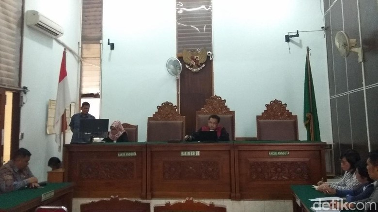 Hakim Tolak Praperadilan Tilang Elektronik Salah Alamat Hakim Tolak Praperadilan Tilang Elektronik Salah Alamat
