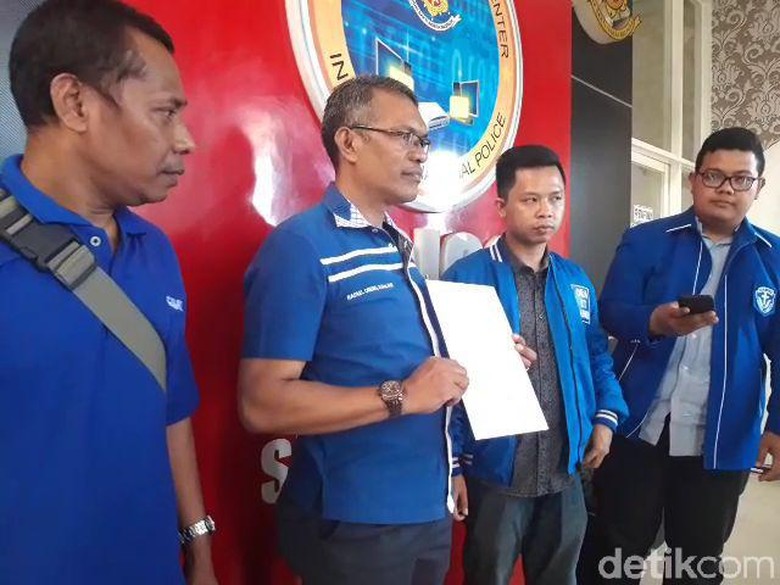 UAS Resmi Dilaporkan GAMKI Jatim Soal Lambang Salib UAS Resmi Dilaporkan GAMKI Jatim Soal Lambang Salib