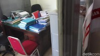 KPK rencananya akan menggelar perkara terkait status hukum lima orang itu pada siang ini. Lalu pimpinan KPK akan memutuskan siapa yang menjadi tersangka perkara itu.