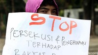 Aksi ini tak lepas dari insiden rasisme kepada mahasiswa Papua di Surabaya dan Malang.