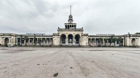 Stasiun utama di kota Sukhumi yang sudah tidak lagi beroperasi. Istimewa/Boredpanda.