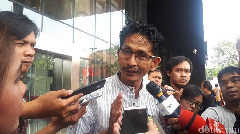Beda Keterangan 2 Anggota Dewan Usai Diperiksa KPK soal Sekda Jabar Beda Keterangan 2 Anggota Dewan Usai Diperiksa KPK soal Sekda Jabar