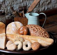 5 Bakery Ini Masih Menjual Kue dan Roti Eropa yang Klasik Enak