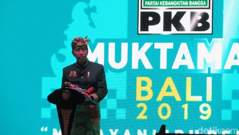 Jokowi Ingatkan Wayan Koster karena PKB Gelar Muktamar di Bali Jokowi Ingatkan Wayan Koster karena PKB Gelar Muktamar di Bali