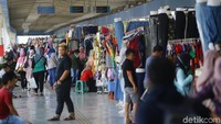 Penggugatnya ada dua kader PSI, William Aditya Sarana dan Zico Leonard. William adalah anggota DPRD DKI terpilih dari PSI. Pihak yang digugat adalah Gubernur DKI. Putusan Mahkamah Agung itu bernomor 42 P/ HUM/ 2018. Perkara tersebut telah diputus sejak 18 Desember 2018, namun salinannya baru-baru ini diterima oleh PSI.