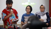 Dalam keterengan pers tersebut gabungan sejumlah LSM menyatakan solidaritas bersama untuk menghentikan rasisme, diskriminasi dan kekerasan pada rakyat Papua.