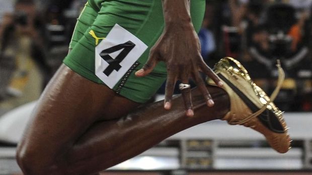 Tali sepatu Usain Bolt secara tidak sengaja terlepas saat perlombaan berlangsung.