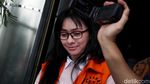 Bupati Nonaktif Talaud Umbar Senyum Usai Diperiksa KPK