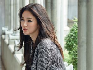 Masih Kepoin Mantan, Song Hye Kyo Belum Terima Kenyataan?