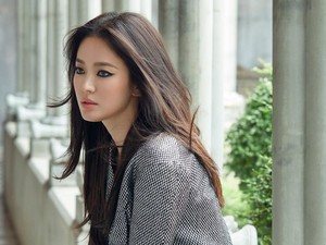 Penampilan Berbeda Song Hye Kyo Setelah Cerai Jadi Perhatian