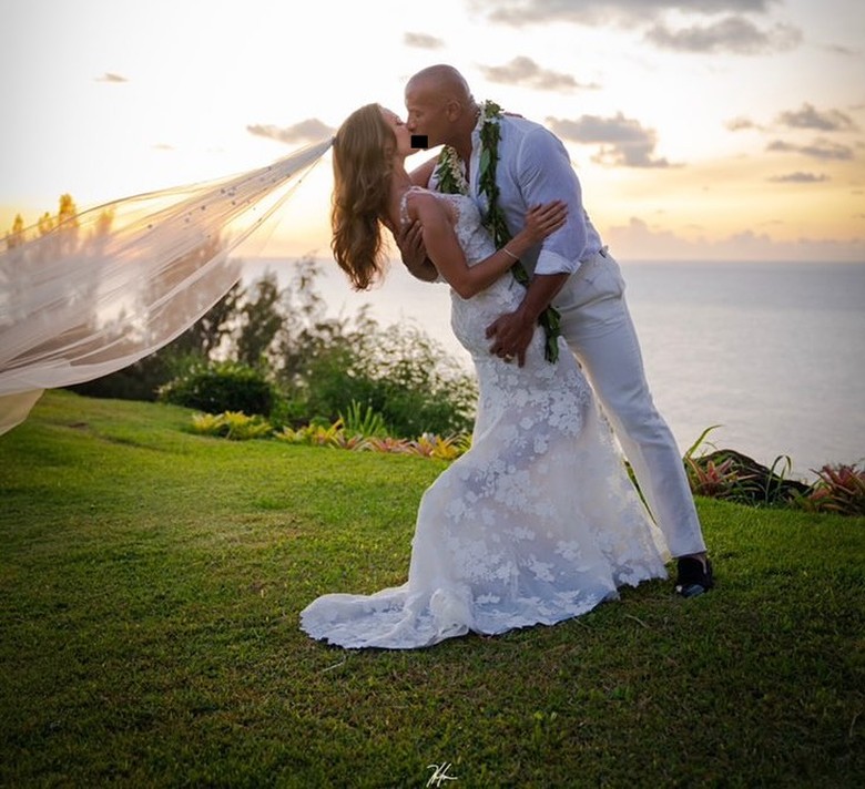 Lauren Hashian resmi dinikahi oleh Dwayne Johnson. Foto: Instagram/@therock Lauren Hashian resmi dinikahi oleh Dwayne Johnson. Foto: Instagram/@therock