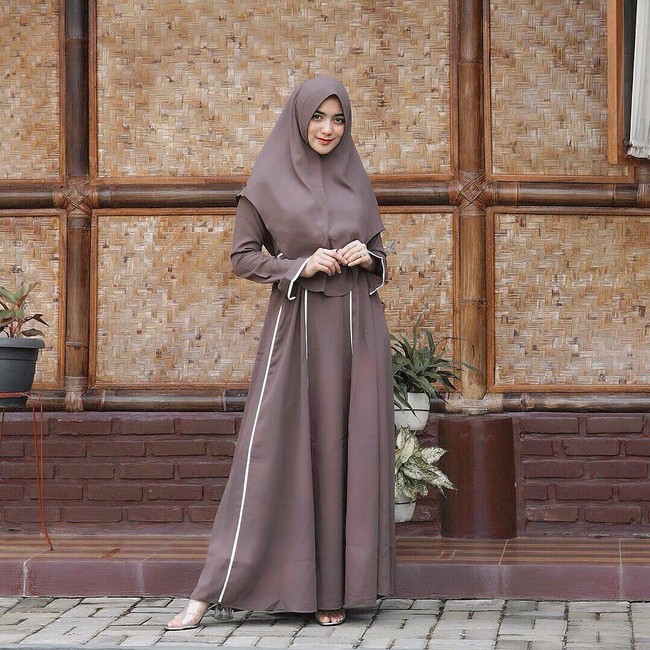 Sebelum mantap berhijab, Citra Kirana yang memulai karier dengan menjadi finalis GADIS Sampul 2007 sering mengunggah gaya memakai hijab. Hal itu karena aktris yang akrab disapa Ciki itu didapuk sebagai brand ambassador sebuah merek hijab. Foto: Instagram