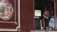 Terkait Festival Obon, pengelola kereta Randen Arashiyama Line menyelenggarakan acara tahunan Yokai Train alias Kereta Hantu sejak tahun 2007. Tahun ini perayaannya pada 11-15 Agustus kemarin (Twitter)