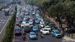 Duh, Ojol dan Taksi Mangkal Sembarangan Bikin Macet Lalu Lintas
