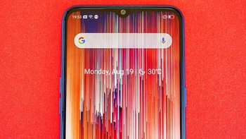 Baik Realme 5 dan 5 Pro mengusung notch tetesan air. Foto: GSM Arena
