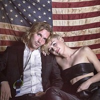 Pada acara MTV Award 2014, nama Jesse Helt mencuri perhatian karena hadir bersama Miley Cyrus. Alih-alih membawa seorang teman terkenal ke acara penghargaan, Miley membawa Jesse Helt sebagai teman kencannya, seorang pria muda yang sebelumnya tunawisma. Foto: Instagram