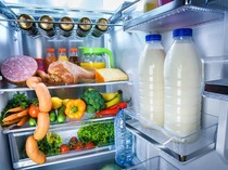 Hati-hati! 7 Barang Ini Berbahaya Jika Disimpan di Atas Kulkas