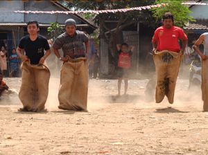 Lomba  balap karung