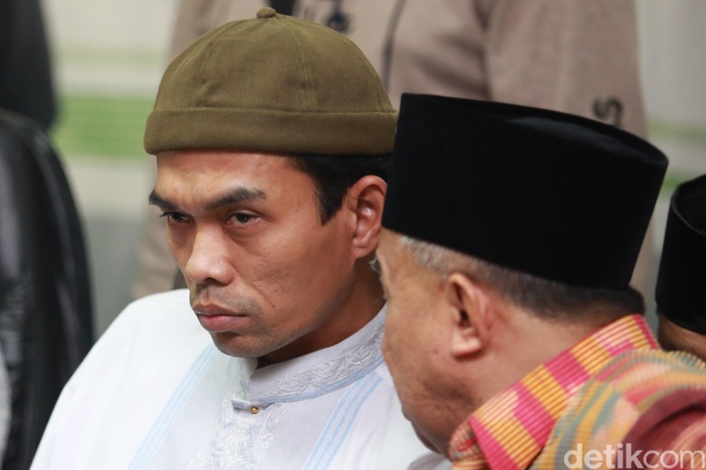 GAMKI Sesalkan Klarifikasi UAS soal Video Ceramah Salib GAMKI Sesalkan Klarifikasi UAS soal Video Ceramah Salib