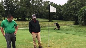 Apa yang terjadi ketika petir menyambar bendera di lapangan golf? (Foto: Brightside)