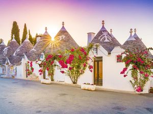 Alberobello, Desa Kurcaci Instagramable Warisan Dunia UNESCO