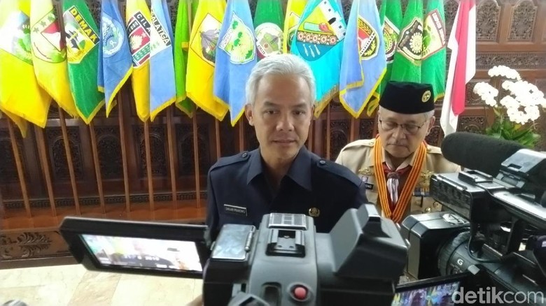Viral Namanya Masuk Kabinet Jadi Mendagri, Ini Kata Ganjar Pranowo Viral Namanya Masuk Kabinet Jadi Mendagri, Ini Kata Ganjar Pranowo