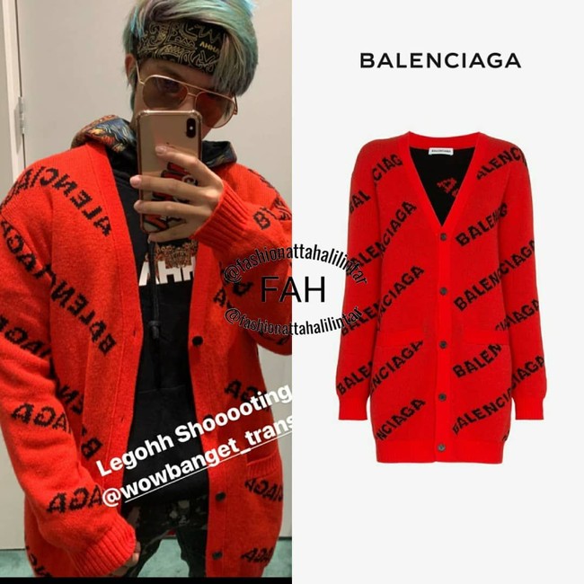 Untuk urusan busana, Atta Halilintar memang senang bersolek dengan barang-barang branded. Salah satunya cardigan merah dari Balenciaga ini. Menurut akun @fashionattahalilintar, produk Logo Knit Wool-Blend Cardigan ini berharga 835 euro atau sekitar Rp 15,6 juta. Foto: Dok. Instagram/@fashionattahalilintar