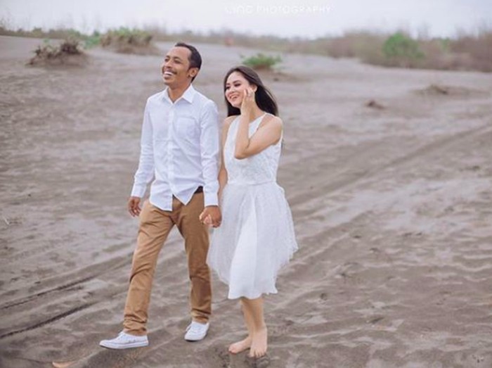 furry setya dan istri