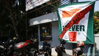 Sebelumnya, eks karyawan PT Modern Sevel Indonesia berdemo di depan kantor PT Modern Sevel Indonesia, gedung RICOH, Jalan Sultan Iskandar Muda, Kebayoran Lama, Jakarta Selatan, Rabu (21/8/2019).
