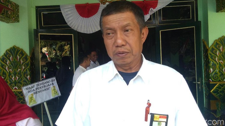 Walkot Yogya Irit Bicara Usai Kantor Dinas PU dan BLP Digeledah KPK Walkot Yogya Irit Bicara Usai Kantor Dinas PU dan BLP Digeledah KPK
