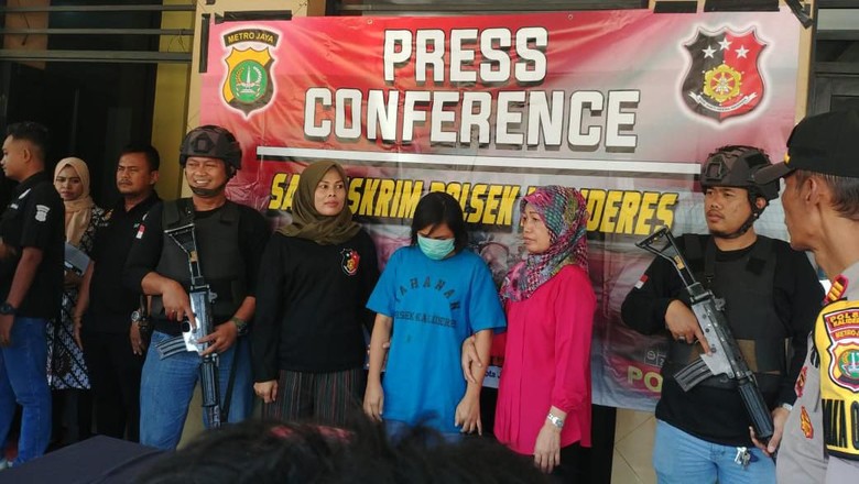 Dianiaya Pengasuh, Bayi di Kalideres Dicakar-Dicubit hingga Berdarah Dianiaya Pengasuh, Bayi di Kalideres Dicakar-Dicubit hingga Berdarah