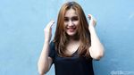 Duh, Ayu Ting Ting Kembali Dihujat Netizen Gara-gara Baju Seksi