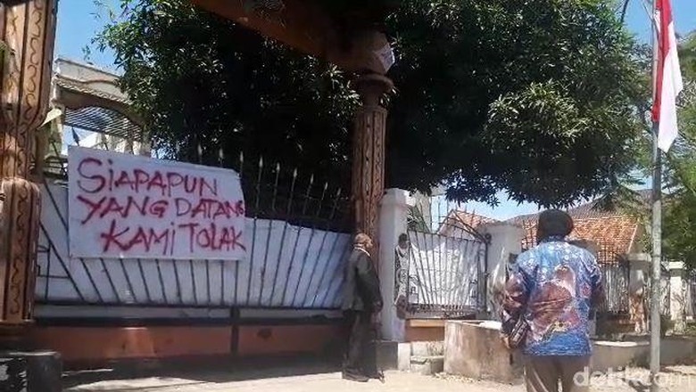 Datangi Asrama Mahasiswa Papua, Rombongan Fadli Zon Ditolak Masuk Datangi Asrama Mahasiswa Papua, Rombongan Fadli Zon Ditolak Masuk