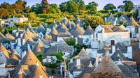 Di abad ke-18 Alberobello memiliki populasi 3.500 jiwa. Pada tahun 1797, Alberobello bukan lagi kawasan perkebunan tapi kota kecil. (iStock)