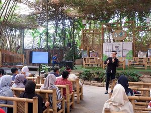 Pegawai Saung Angklung Udjo Bandung Kini Jadi Pedagang-Bertani