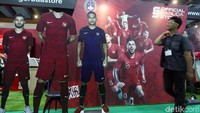 Pameran olahraga Indonesia Sport Expo and Forum (ISEF) kembali digelar untuk yang keempat kalinya di JCC, Jakarta. Kali ini ISEF 2019 mengangkat tema Driving The Sports Business in Digital Era yang mendorong peningkatan kegiatan keolahragaan dengan peralatan dan perlengkapan olahraga modern didukung teknologi digital.