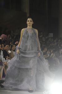 Koleksi terbaru Sapto Djojokartiko yang terinspirasi dari wayang Solo 