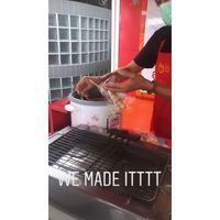 Liburan ke Thailand, Chrissy Teigen dan John Legend Cicip 7 Makanan Ini