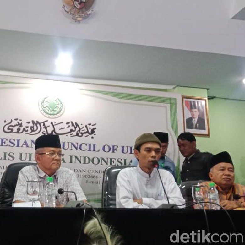 Ustaz Somad: Payah Kali Kalau Ceramah Harus Perjanjian Tak Rekam-Sebar Ustaz Somad: Payah Kali Kalau Ceramah Harus Perjanjian Tak Rekam-Sebar