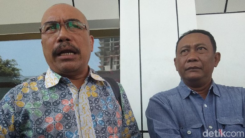 Terjebak di Stasiun Saat Listrik Padam, Azas Tigor Gugat PLN Rp 6.500 Terjebak di Stasiun Saat Listrik Padam, Azas Tigor Gugat PLN Rp 6.500