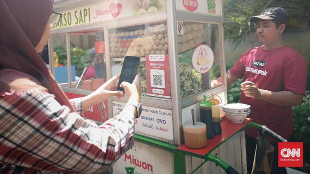 Ketika Bayar Tukang Cilor dan Bakso Cukup Pindai QR dari HP