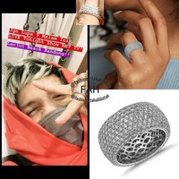 Atta Halilintar juga senang memakai perhiasan. Diamod Beaded Pave Eternity Fashion Ring dari Blue Nile pernah menghiasi gayanya. Cincin tersebut diperkirakan berhaga US$ 16 ribu atau sekitar Rp 228 juta.